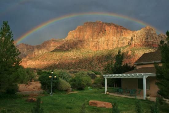 Novel House Inn At Zion สปริงเดล ภายนอก รูปภาพ